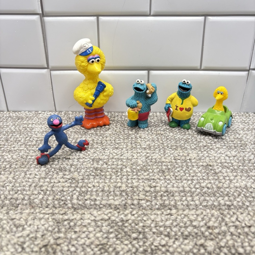 Sesame Street Cookie Monster Figures And Grover And Big Bird VTG Car